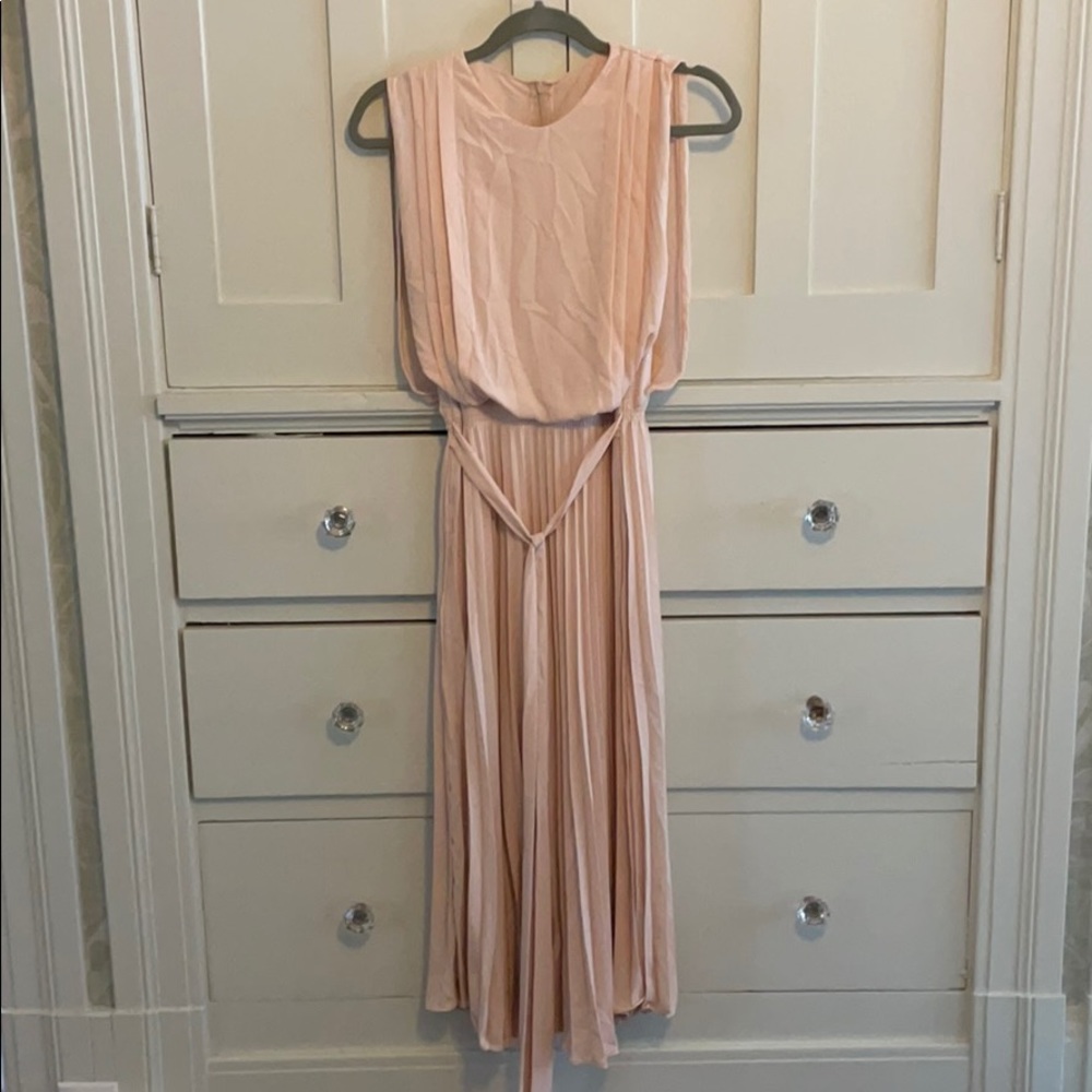 Gorgeous flowing Dress